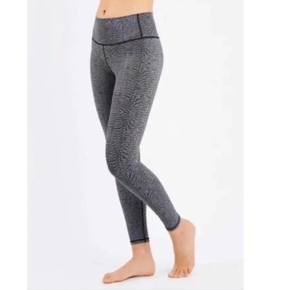 Varley Luna High Rise 7/8 Leggings Gray Nocturnal Feathers Print *No Size Tag S?